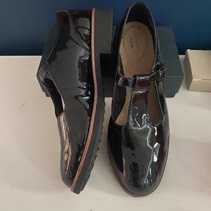 Clark's Patent T-Bar Flats, UK 7 / US 9.5